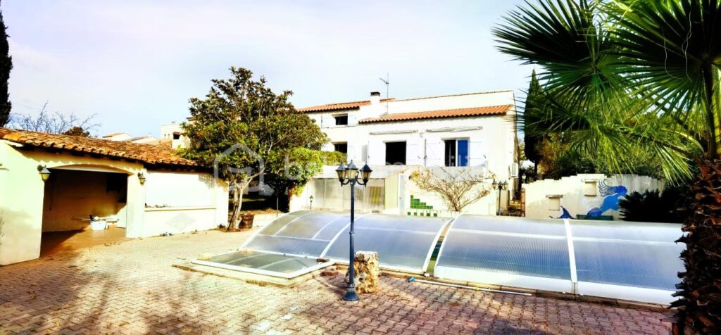 Thézan-Lès-Béziers – Villa 4 faces – piscine – jardin – vue dégagée – 6 pièces – 4 chambres – 157 m²