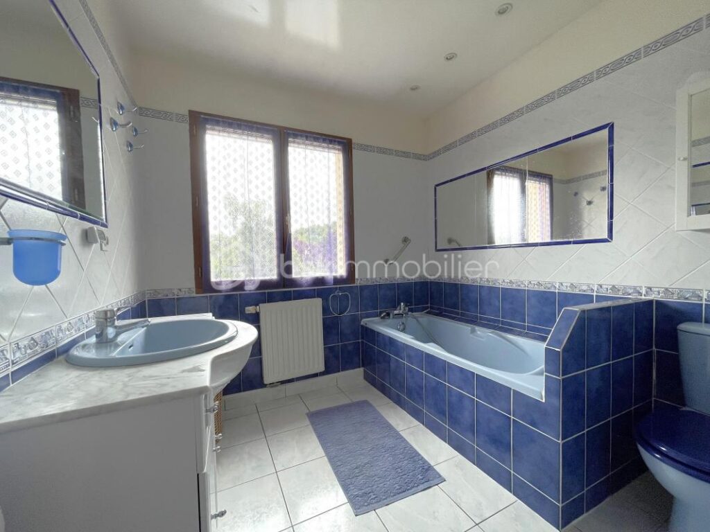 Maison familiale avec vue imprenable – Un havre de paix au cœur de Val d’Arcy – 5 pièces – 3 chambres – 130 m²