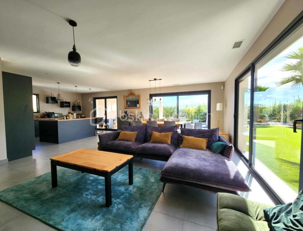 Superbe villa de plain-pied à trois kilomètres de Pézenas – 4 pièces – 3 chambres – 134 m²