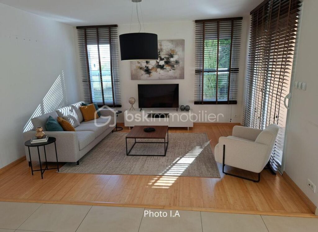 Belle demeure de 150 m2 avec 3000m2 de terrain arboré – 5 pièces – 3 chambres – 147 m²