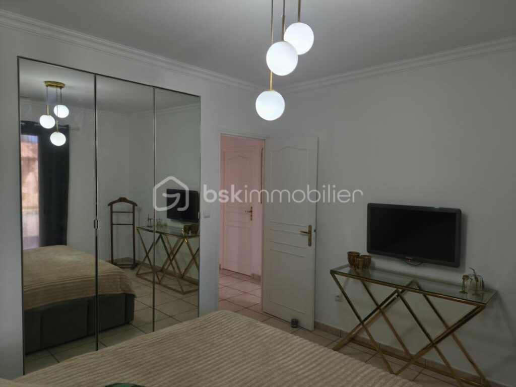 DOMAINE EN MEDITERRANEE – 8 pièces – 6 chambres – 245 m²