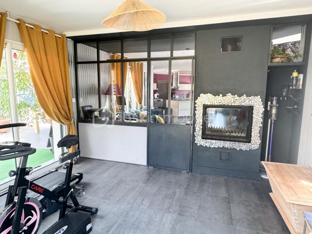 Maison de plain-pied 4 chambres 130m2 + véranda de 45m2 – 6 pièces – 4 chambres – 130 m²