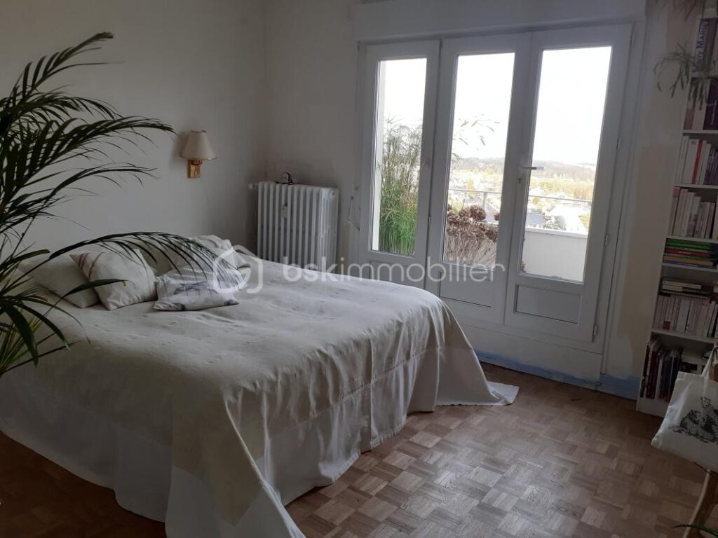 Appartement offrant une vue imprenable sur la Loire et la ville de Blois – 3 pièces – 2 chambres – 71 m²