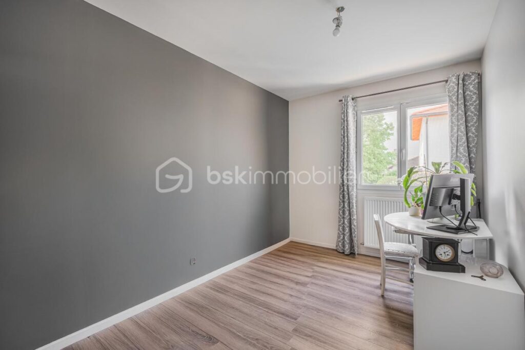 Maison 102 m2 – 4 pièces – 3 chambres – 102 m²