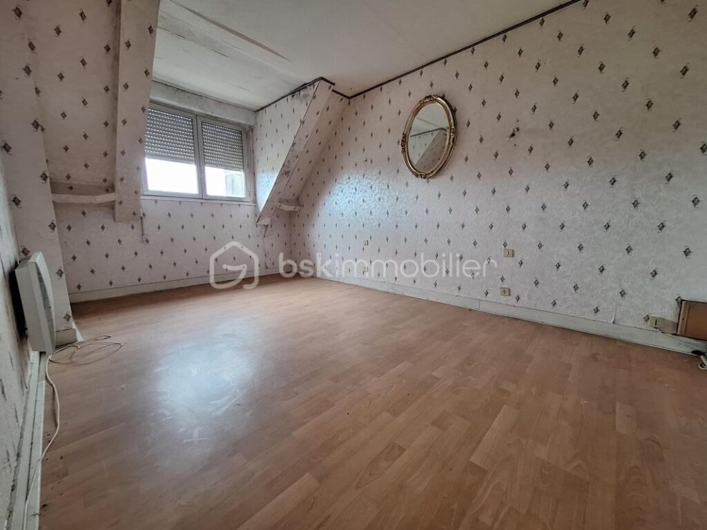 Rare sur le secteur – 8 pièces – NR chambres – 268 m²