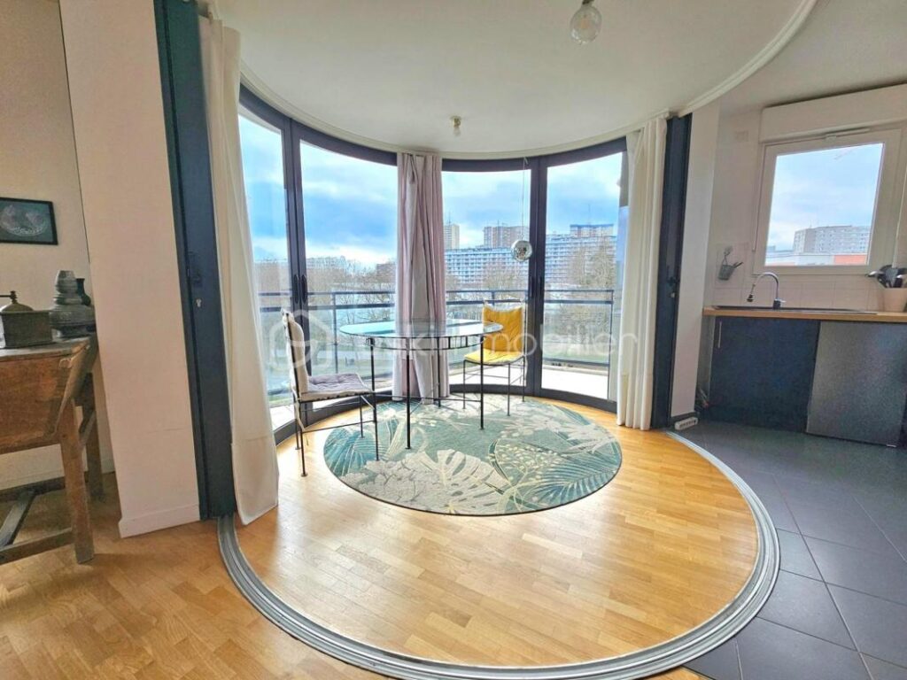 Métro Mairie DUPLEX dernier étage avec Terrasse ROOFTOP de 78m² SUD parking cave DPE C – 3 pièces – 2 chambres – 71 m²