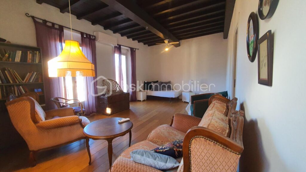 MAISON DE VILLAGE – 3 CHAMBRES – TERRASSE – GARAGE – 4 pièces – 3 chambres – 104 m²