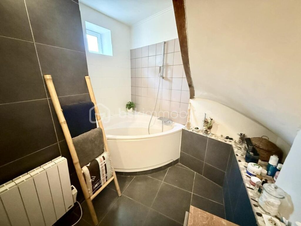 Maison Atypique + Dépendance – 5 pièces – 3 chambres – 110 m²