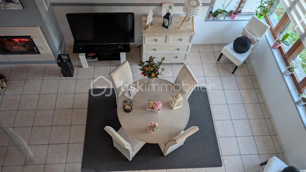 Vendu – 5 pièces – 3 chambres – 145 m²