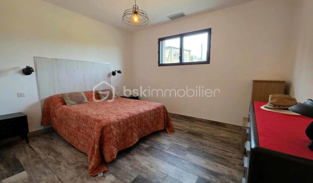 A DRAGUIGNAN (VAR) – COL DE L’ANGE – MAISON D’ARCHITECTE – 255 M² – PISCINE – GARAGE – 7 pièces – 5 chambres – 255 m²