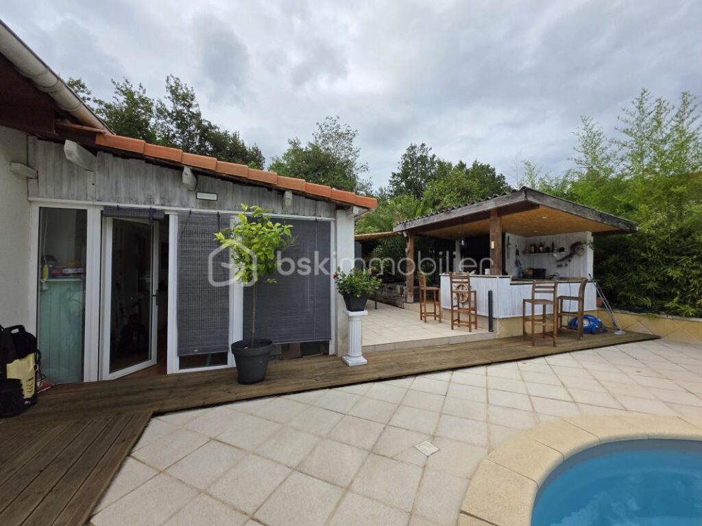 MAISON 128 m²- 4 CHAMBRES- PISCINE- POOL HOUSE- GARAGE – 5 pièces – 4 chambres – 128 m²