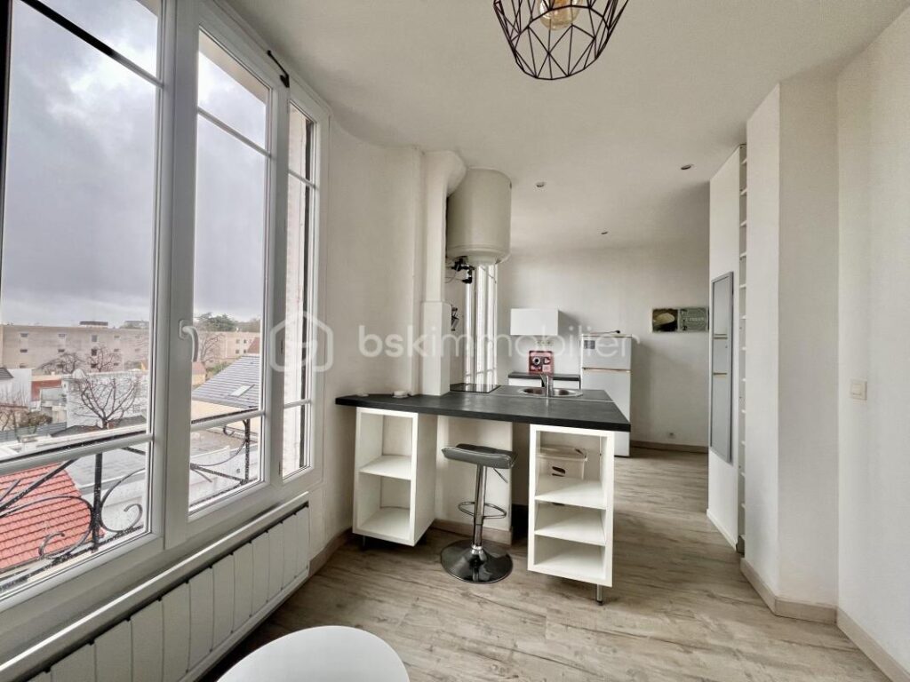 Studio de 18,39 m2 – 4ème étage calme et lumineux sans vis à vis – RUE ANDRE SABATIER – NANTERRE – 1 pièce – NR chambres – 18 m²