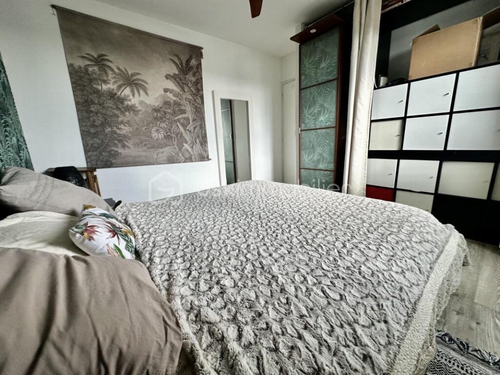 – ROOF TOP AVEC TERRASSE DE 35 M2- DERNIER ÉTAGE – Appartement 3 pièces de 72 m2 + parking en sous-sol – 3 pièces – 2 chambres – 71 m²