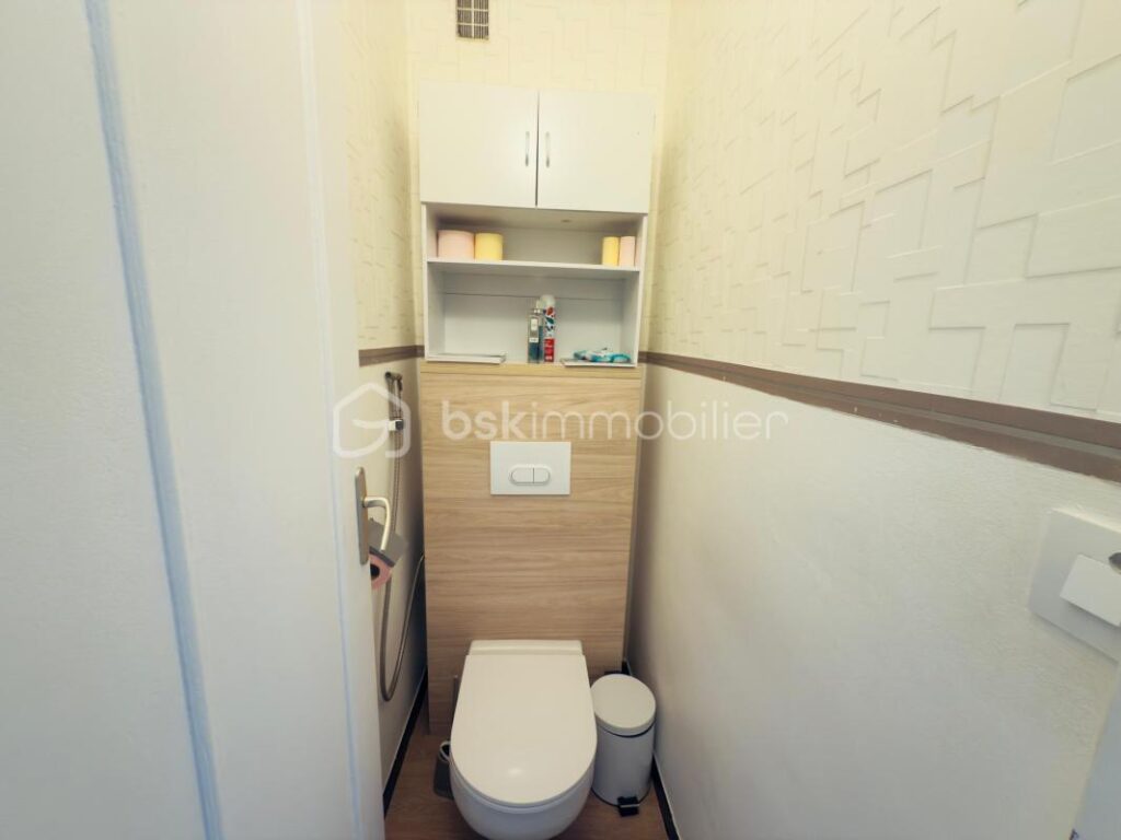 LE CANNET – Appartement 4 pièces – 77M² – Dernier étage – Vue mer – Proches tous commerces à pied – 4 pièces – 3 chambres – 77 m²