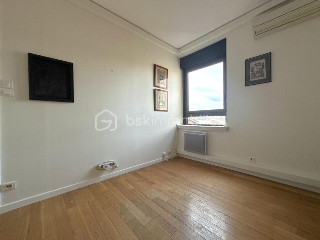 Appartement T3 (possible T4) – 87m2 – 3 pièces – 2 chambres – 87 m²