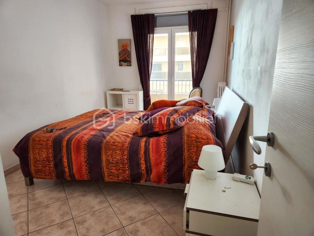 Appartement 3 pièces avec balcon • vue mer • 30m des plages – 3 pièces – 2 chambres – 70 m²