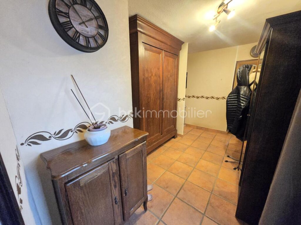 Magnifique longère de 131m² et ses dépendances à Saint Benin d’Azy – 4 pièces – 3 chambres – 138 m²