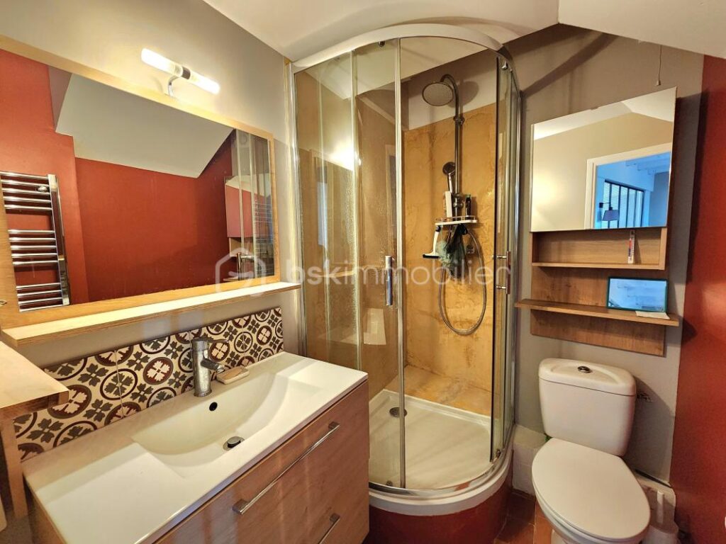 T4 rénové avec terrasse tropézienne et garage double – 4 pièces – 3 chambres – 85 m²