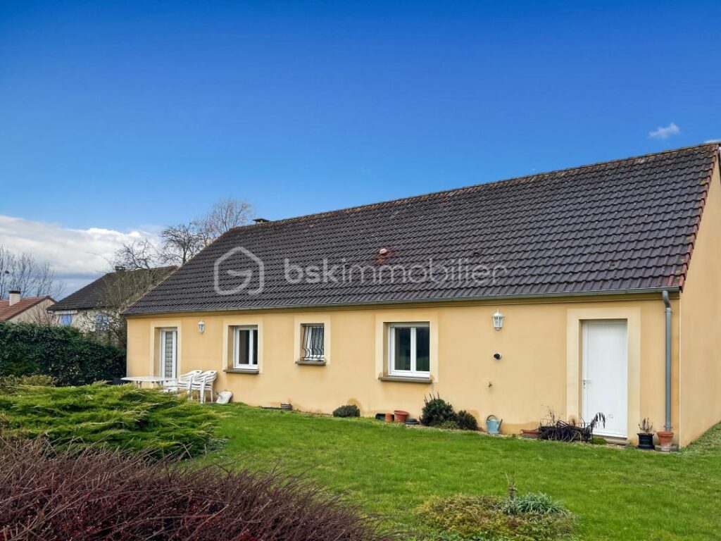 Maison 5 pièces de 93m2 à CUY (89140) – 5 pièces – 3 chambres – 93 m²