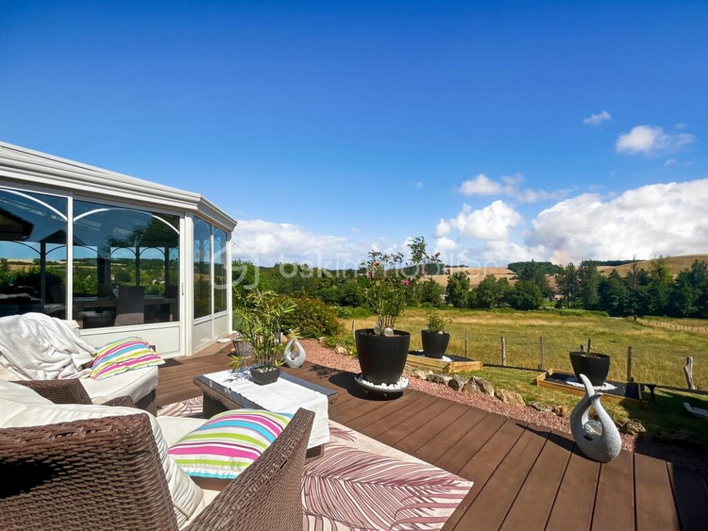 Maison 6 pièces de 179m2 à Nailly – 6 pièces – 5 chambres – 179 m²