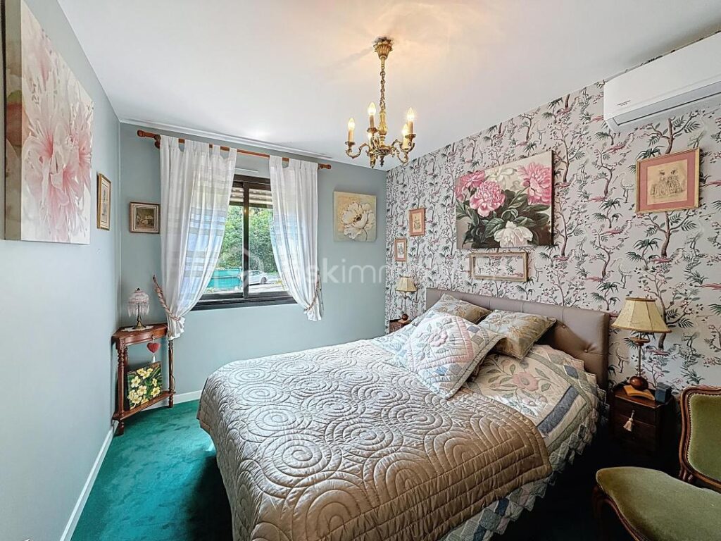 Propriété d’exception à vendre – Rougé (44) À 5 minutes de Châteaubriant – 230 m² habitables – Parc clos de plus de 4 800 m² – Piscine – Dépendances – 10 pièces – 4 chambres – 230 m²