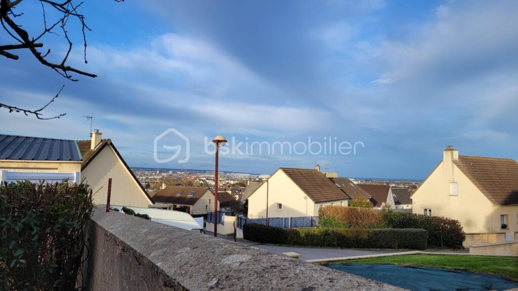 Maison de plain pied à Tourlaville – 4 pièces – 3 chambres – 69 m²