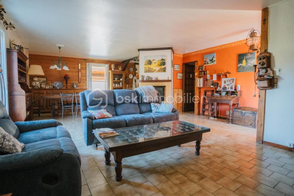 Maison plain pied 3 chambres avec piscine et grand terrain – 4 pièces – 3 chambres – 97 m²