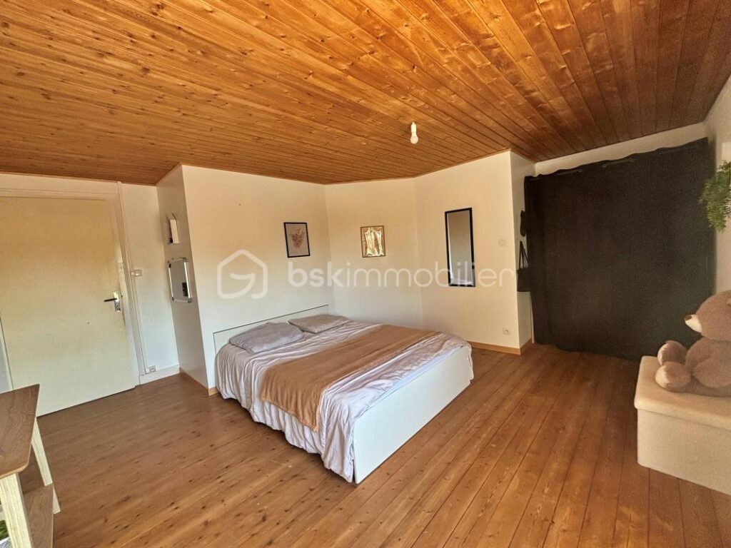 Maison authentique dans un village à caractère – 5 pièces – 3 chambres – 165 m²