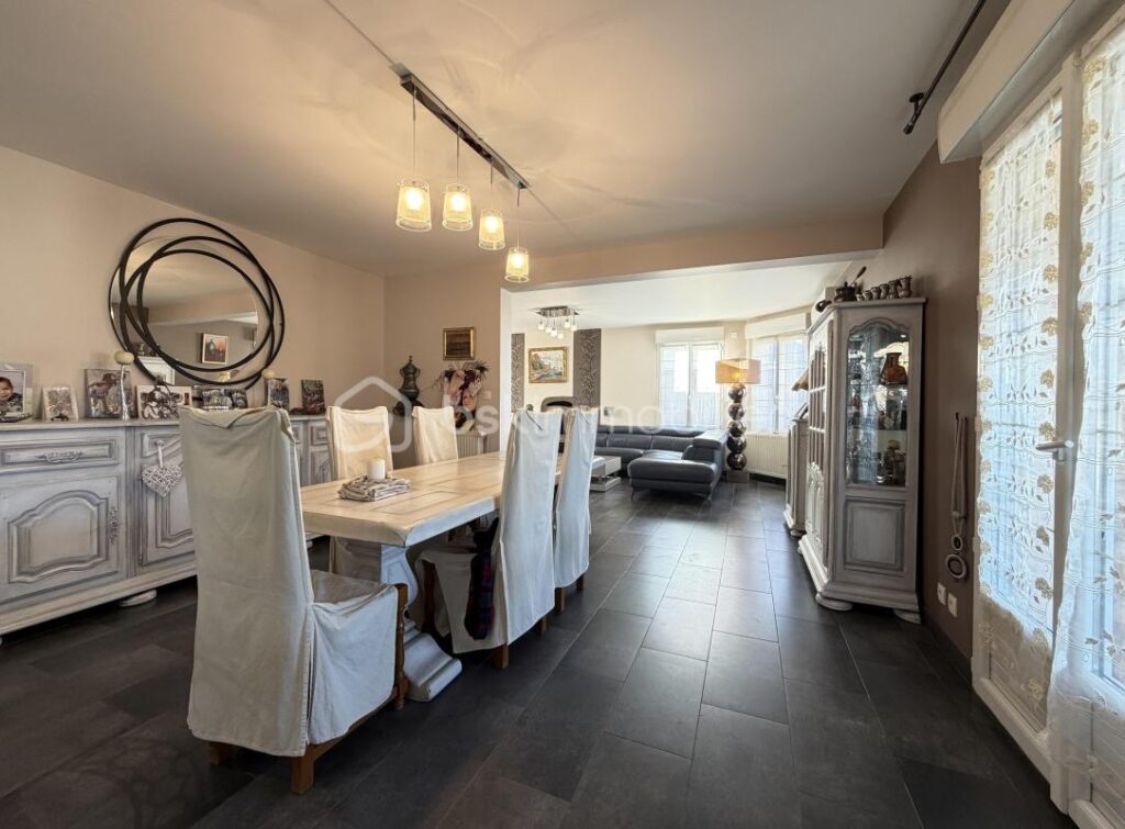 À vendre – Maison d’architecte indépendante à Fublaines (2005) – 8 pièces – 5 chambres – 205 m²