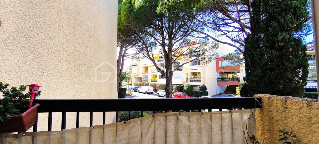 Magnifique appartement T3, avec une cave , située dans une résidence sur les hauteurs de Cassis – 3 pièces – 2 chambres – 67 m²