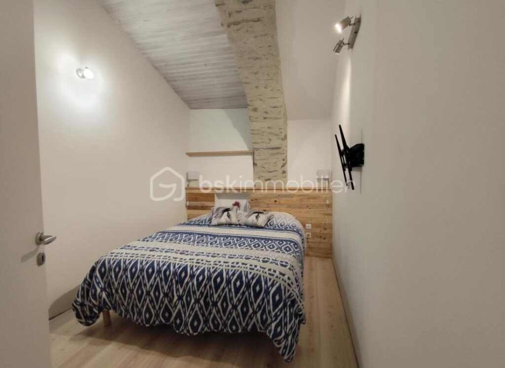 Charmante maison de famille en pierre dans un petit hameau au calme – 5 pièces – 3 chambres – 110 m²