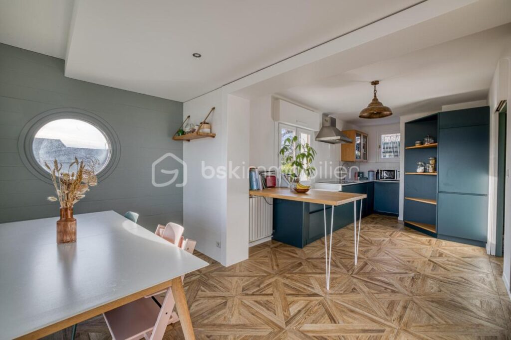 Magnifique villa contemporaine / Vue panoramique – 6 pièces – 3 chambres – 212 m²