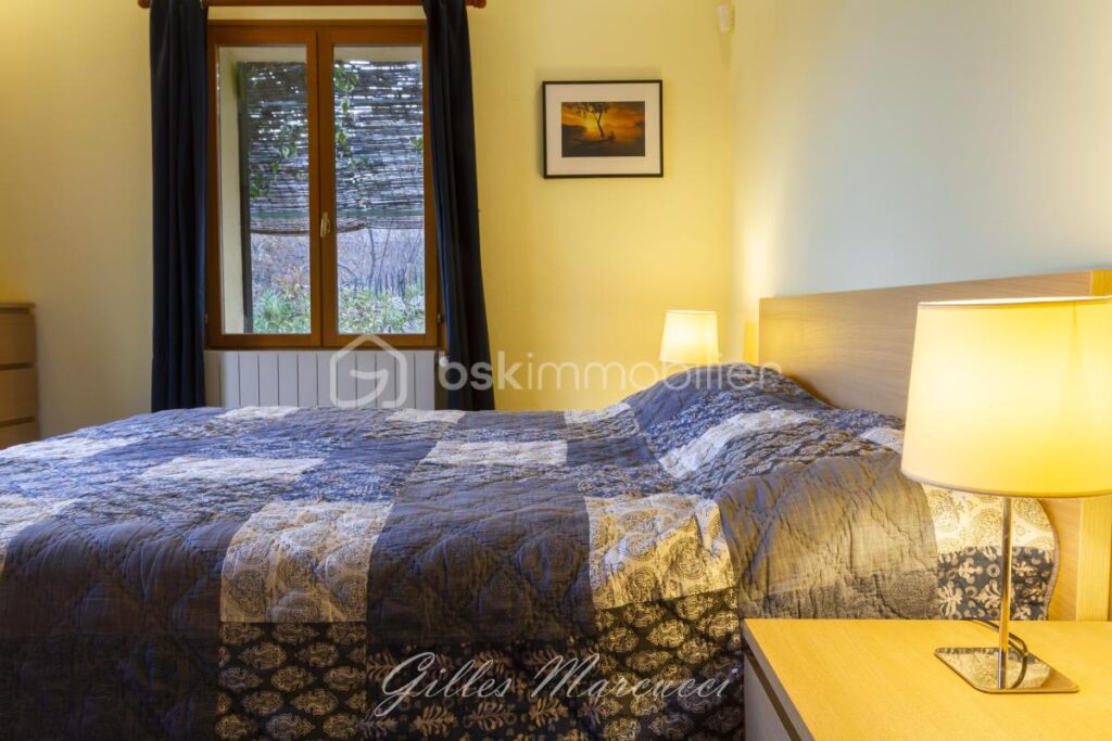 A la recherche d’une maison au calme et confortable ? – 5 pièces – 3 chambres – 174 m²