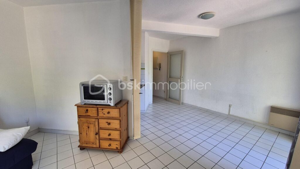 A VENDRE APPARTEMENT STUIDO 26M² A SAINT CYPRIEN – COTE PLAGE – PROCHE DE TOUS LES COMMERCES DE PLAGES ET DU PORT – ASCENSEUR – FAIBLES CHARGES – 1 pièce – NR chambres – 26 m²