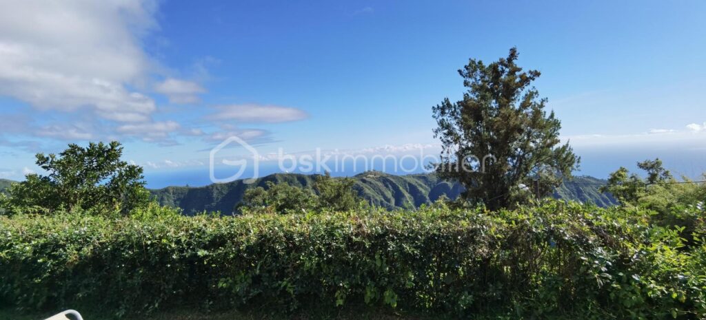 A VENDRE – VILLA LE BRULE – SAINT DENIS – VUE EXEPTIONNELLE – 4 pièces – 3 chambres – 90 m²