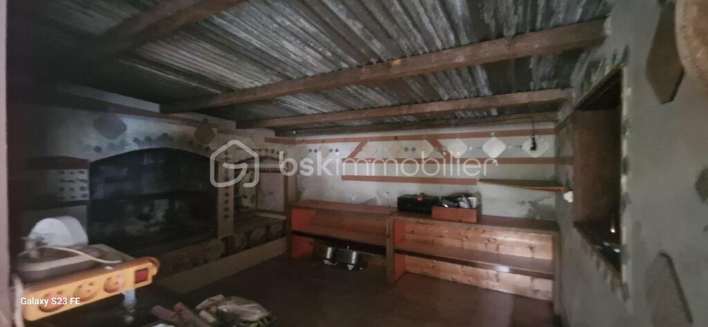 Maison a rénover A PETITE ILE – 4 pièces – 3 chambres – 75 m²