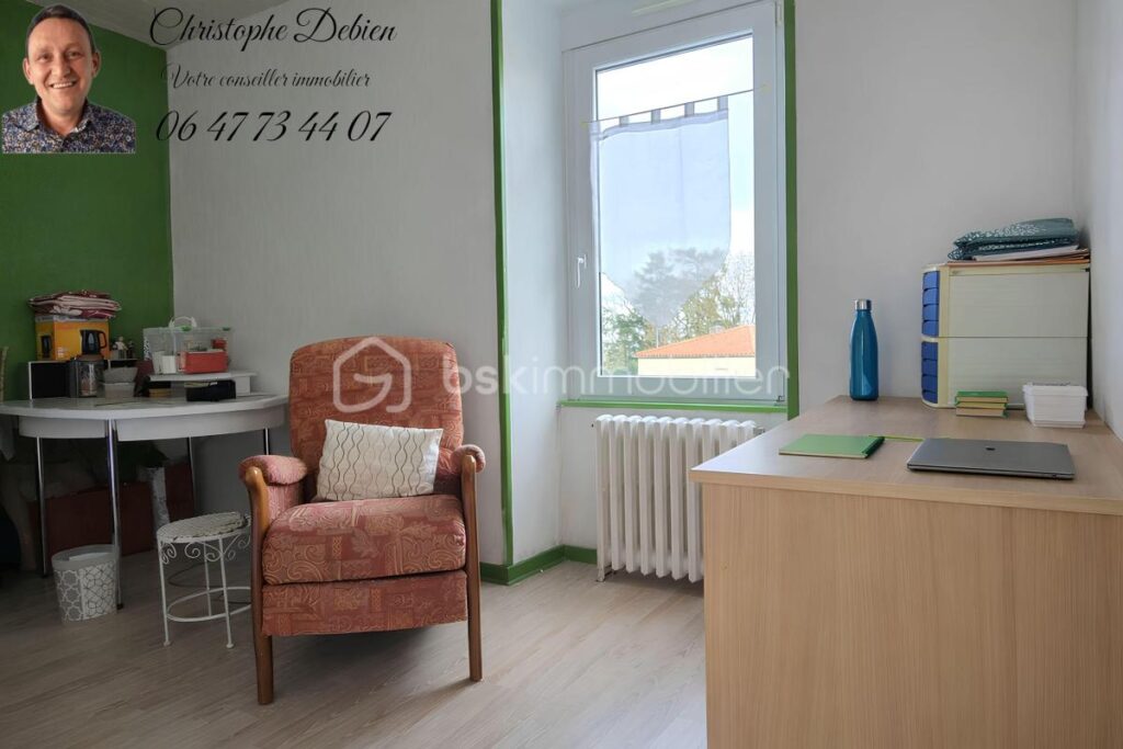 PAVILLON FAMILIAL 221 M² – 6 CHAMBRES – JARDIN CLOS & DÉPENDANCES – CENTRE DE CHAVAGNES-EN-PAILLERS – 10 pièces – 6 chambres – 221 m²