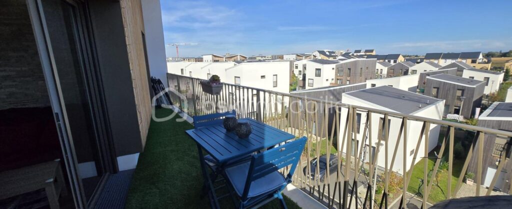 APPARTEMENT DERNIER ETAGE – 4 pièces – 3 chambres – 79 m²