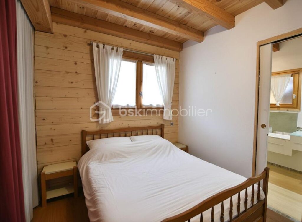 CHALET AVEC VUE PANORAMIQUE, ACCÈS SKI & POTENTIEL LOCATIF – 4 pièces – 3 chambres – 135 m²