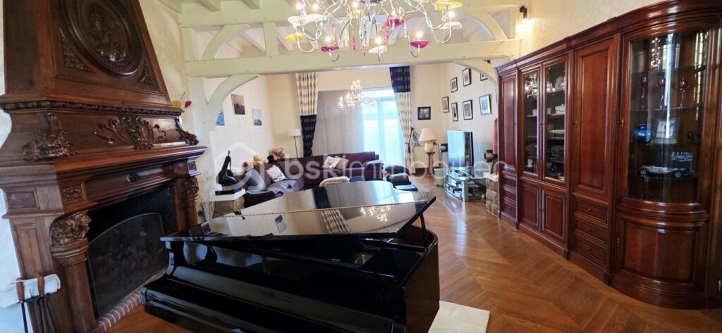 Maison exceptionnelle – 353 m² sur parc de 3 518 m² – 12 pièces – 5 chambres – 353 m²