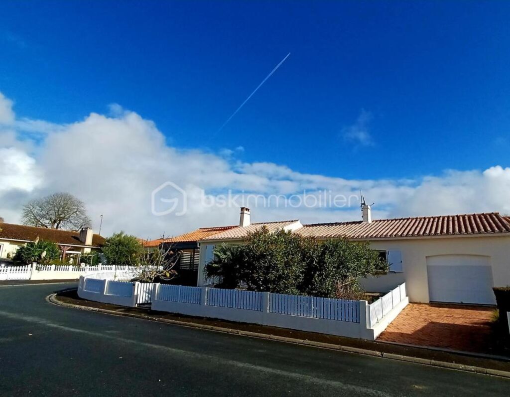 OLONNE SUR MER CENTRE BOURG – 6 pièces – 3 chambres – 126 m²