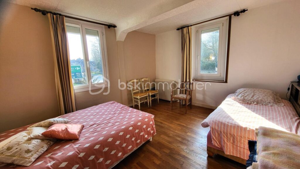 Maison de village au charme intemporel à Noues de Sienne – 7 pièces – 4 chambres – 147 m²