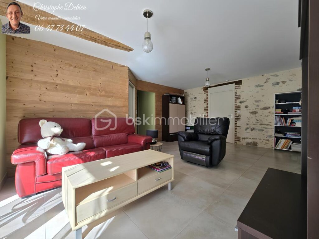 GRANGE RÉNOVÉE DE 231 M² AU CŒUR DE LA NATURE – CHARME DE L’AUTHENTIQUE, CONFORT MODERNE, À 5 MIN DE L’AUTOROUTE A83-A87 / SAINTE-FLORENCE – 10 pièces – 4 chambres – 231 m²