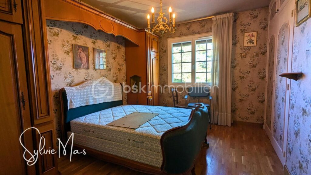 Maisons 4 pièces sur sous sol complet et jardin arboré 2 400 m2 – 5 pièces – 3 chambres – 125 m²