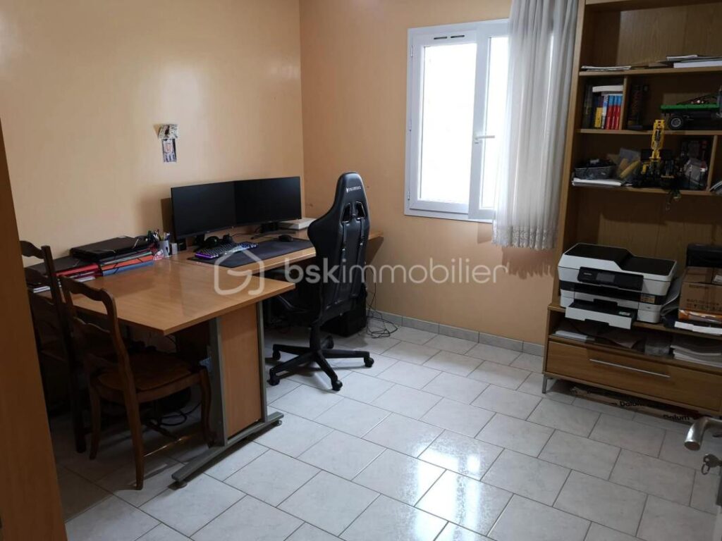 MAISON 8 pièces 186 m² – 8 pièces – 7 chambres – 183 m²