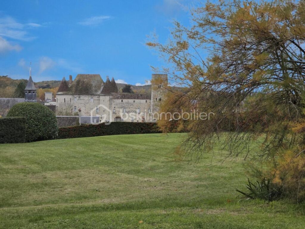 APPARTEMENT AVEC GARAGE ET CAVE – 2 pièces – 1 chambre – 55 m²