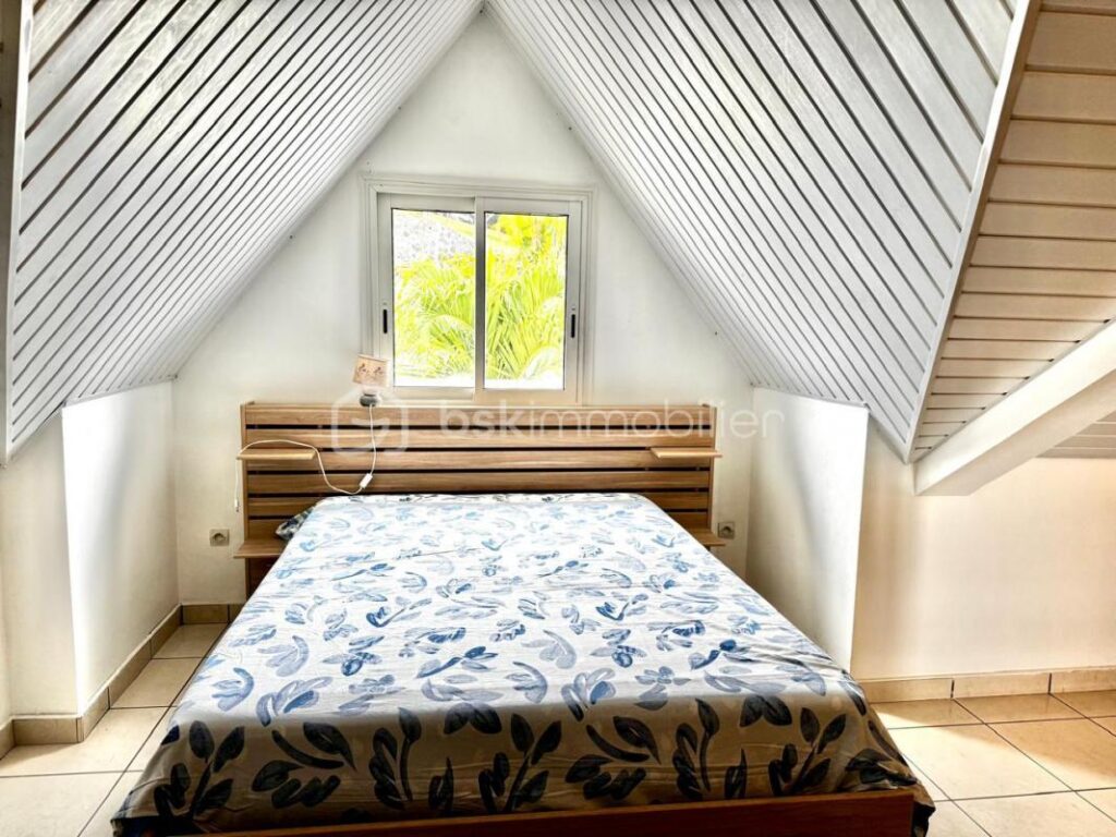 Maison spacieuse avec pergola et jacuzzi – 4 pièces – 3 chambres – 115 m²