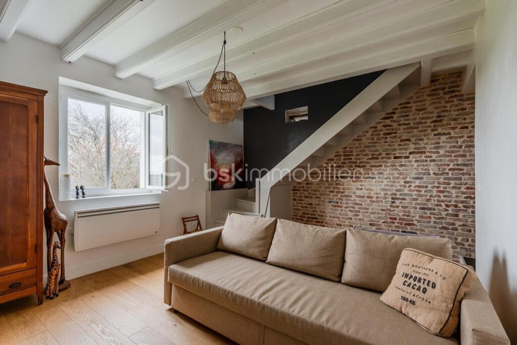 MAISON AVEC CHARME , POTENTIEL D’AGRANDISSEMENT ET DEPENDANCE AU CALME ET SANS VIS A VIS – 5 pièces – 3 chambres – 128 m²