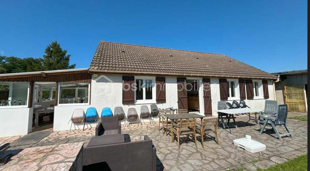 Maison de plain-pied avec grand garage – 4 pièces – 3 chambres – 105 m²