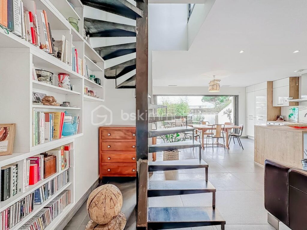 *** MAGNIFIQUE VILLA T5 de 2016 AVEC JARDIN PISCINABLE à PALAVAS *** – 5 pièces – 4 chambres – 100 m²